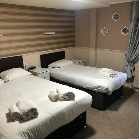 Lyndene Hotel Blackpool Bagian luar foto
