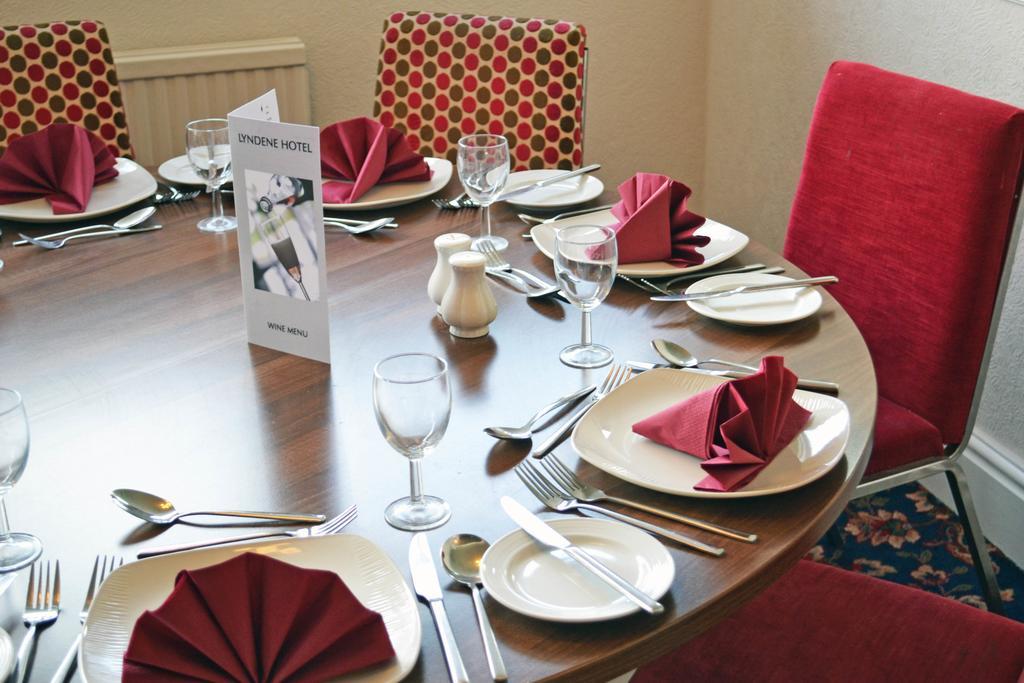 Lyndene Hotel Blackpool Bagian luar foto