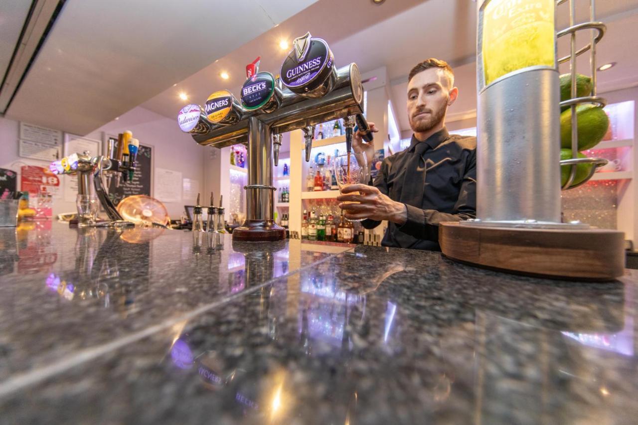 Lyndene Hotel Blackpool Bagian luar foto