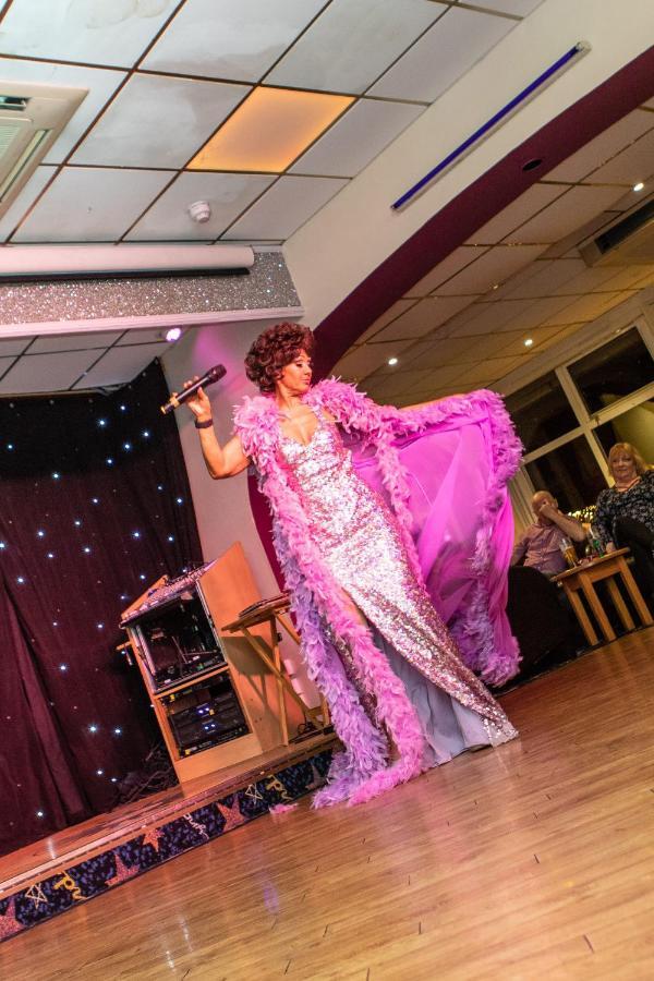 Lyndene Hotel Blackpool Bagian luar foto