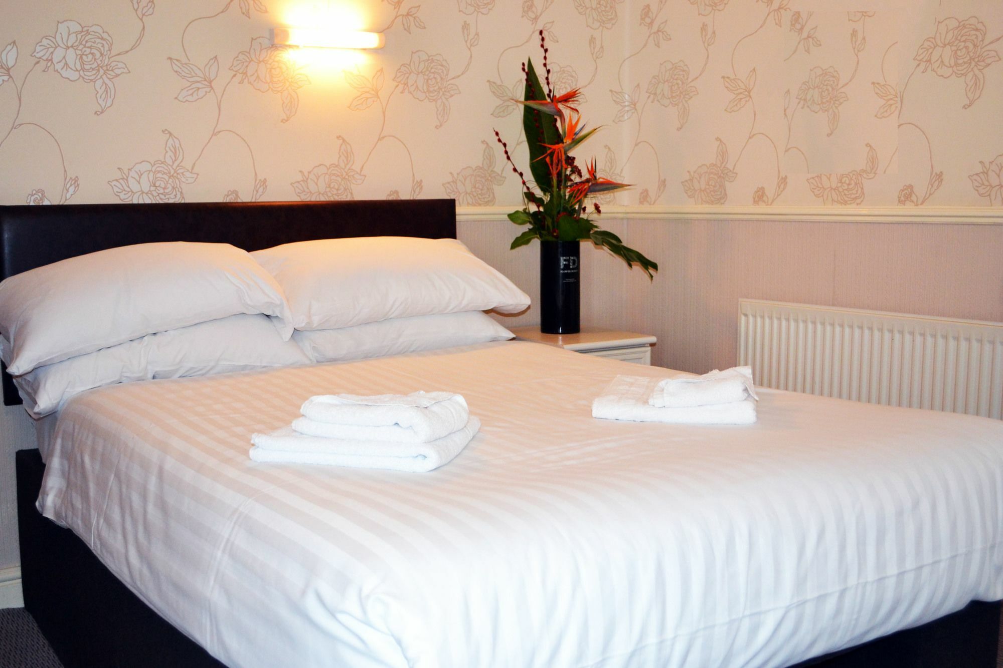 Lyndene Hotel Blackpool Bagian luar foto